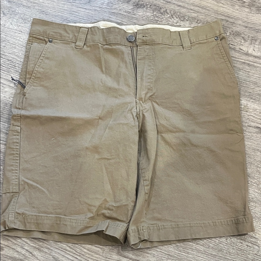Columbia Men's Khaki Flat Front Shorts